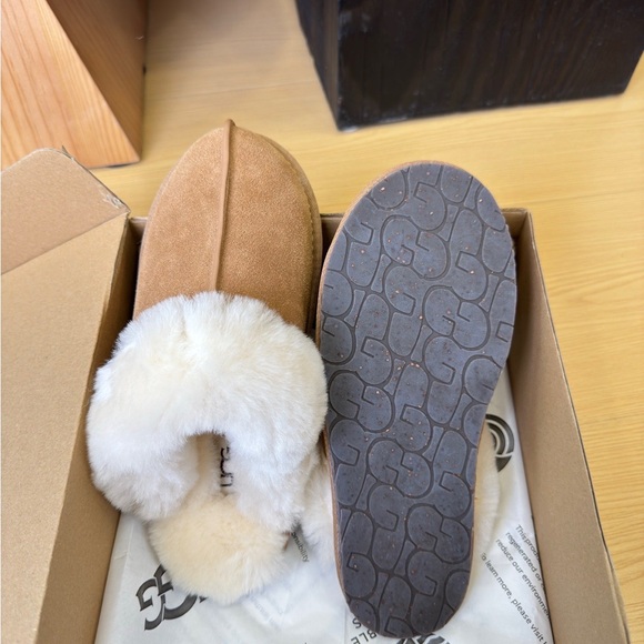 UGG SCUFFETTE ll - Picture 6 of 6